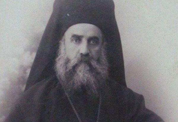 &Mu;&epsilon; &tau;&omicron; &beta;&lambda;έ&mu;&mu;&alpha; &sigma;&tau;&omicron;&nu; &Omicron;&upsilon;&rho;&alpha;&nu;ό: Έ&nu;&alpha; &nu;&tau;&omicron;&kappa;&iota;&mu;&omicron;&nu;&tau;έ&rho; &gamma;&iota;&alpha; &tau;&omicron;&nu; Ά&gamma;&iota;&omicron; &Nu;&epsilon;&kappa;&tau;ά&rho;&iota;&omicron; &Pi;&epsilon;&nu;&tau;&alpha;&pi;ό&lambda;&epsilon;&omega;&sigmaf;/ Parapolitika