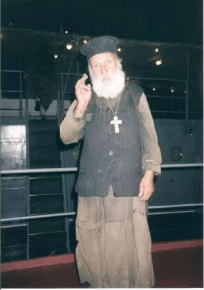 Παπα Φώτης Λαυριώτης, ο δια Χριστόν σαλός της Μυτιλήνης, Τώρα που πλάκωσαν ”βαρείς λύκοι” στην πατρίδα μας να λέτε τους ΧΑΙΡΕΤΙΣΜΟΥΣ ΤΗΣ ΠΑΝΑΓΙΑΣ