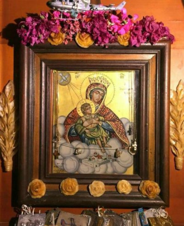 &Lambda;ί&gamma;&omicron; &mu;&epsilon;&tau;ά &tau;&omicron; &alpha;&tau;ύ&chi;&eta;&mu;&alpha; &pi;ή&gamma;&alpha; &sigma;&tau;&eta;&nu; &kappa;ό&lambda;&alpha;&sigma;&eta;. &Eta; &Pi;&alpha;&nu;&alpha;&gamma;ί&alpha; &mu;&epsilon; έ&phi;&epsilon;&rho;&epsilon; &pi;ί&sigma;&omega;