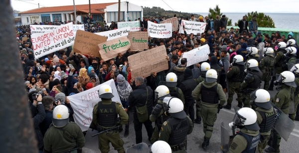 Μεταναστευτικό: Στο πόδι τα νησιά του βορείου Αιγαίου – Λένε όχι σε νέες κλειστές δομές – «Η κοινωνία θα αντιδράσει»